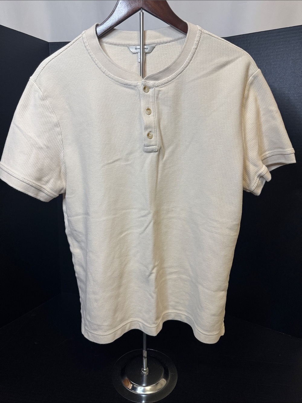 Banana Republic Cream Short-Sleeve Henley large waffle style